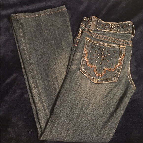 Miss me jeans 28/30 size says 28 but it’s a 27. - Picture 2 of 3